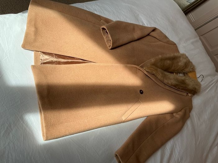 Stunning Monsoon London camel tan wool coat with faux fur collar Size 12