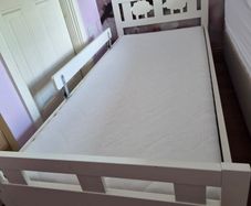 Toddler bed