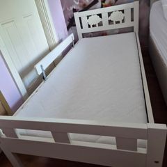 Toddler bed