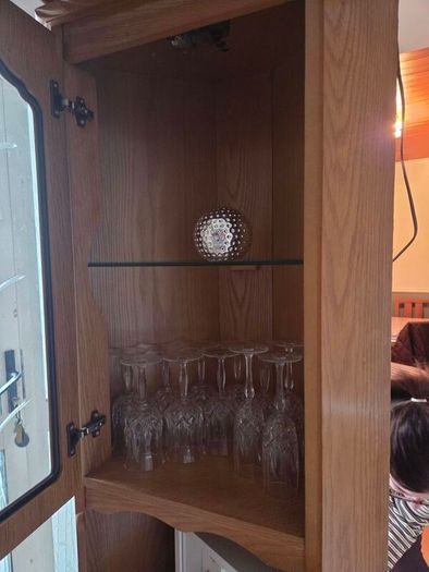 Glass display unit