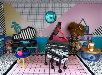 lol dolls and house and accessories
