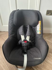 Maxi cosi 2 way pearl car seat