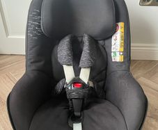 Maxi cosi 2 way pearl car seat