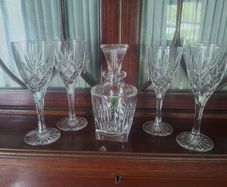 cyrstsl  decanter and 4 crystal wine glasses