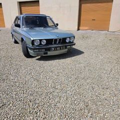 E28 520i