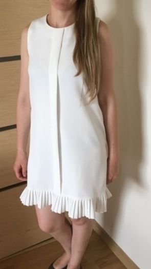 Stunning short white dress
