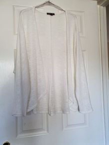 Size 10/12 - A Lovely Cream Bat Wing Cardigan -