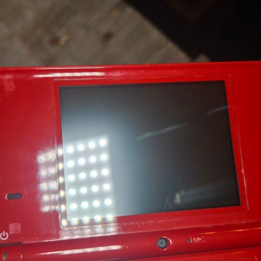 nintendo dsi bundle with 18 games ,case charger