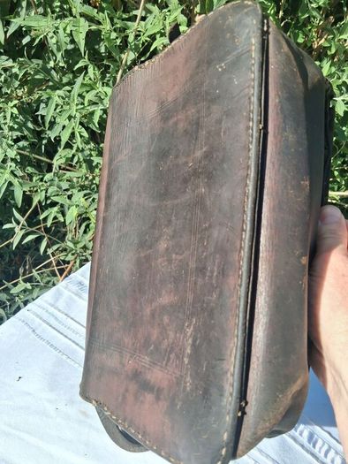 3 X  Quality Vintage Leather Satchels