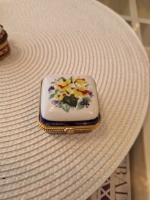 Vintage collectable porcelain cobalt blue trinket box hinged with gold trim