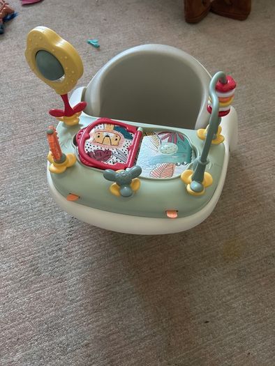 Mama's and Papas Baby Seat