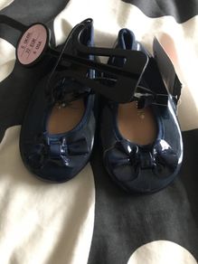 Girls shoes