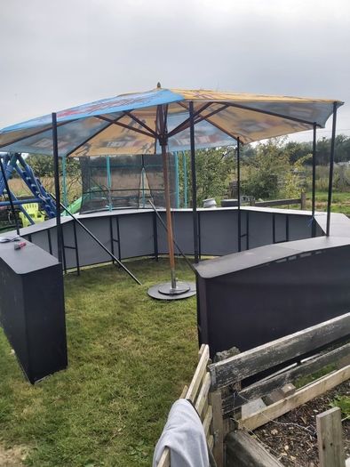 outdoor bar/food area
