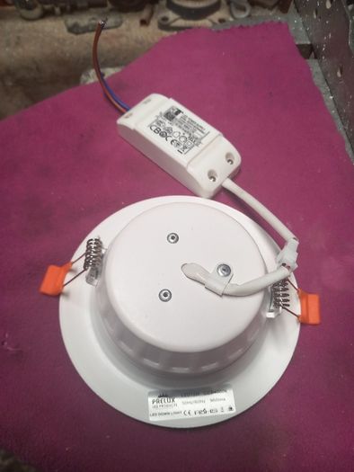 6 Down Lights Prelux Led energy saver ip20 Rated