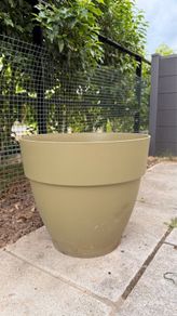 Large pot