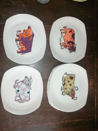 10x Beefeater Dinner Plates