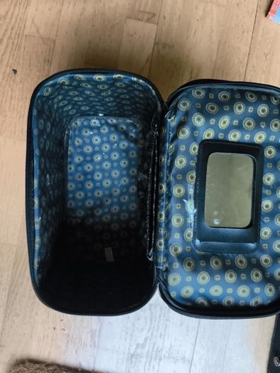 Cosmetics / jewellery storage (travel) bag