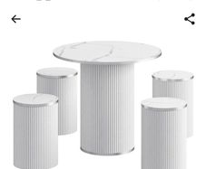 Table chairs brand new