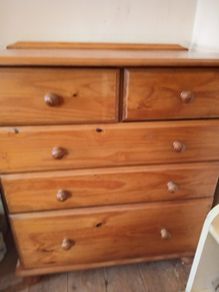 Chest of drawers