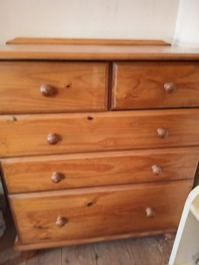 Chest of drawers