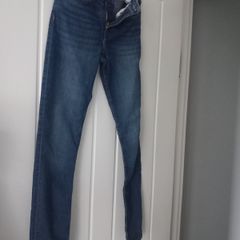 H&M jeans size 6. Practically New