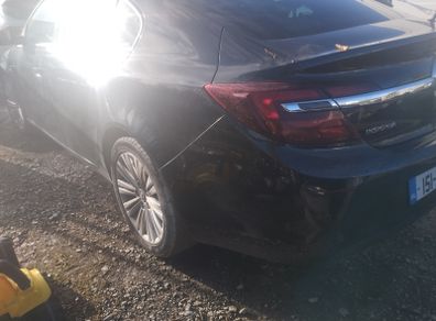 Opel insignia 2.0  diesel 2014 for breaking only
