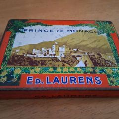 Old pictorial Tobbaciana Tin Prince de Monaco