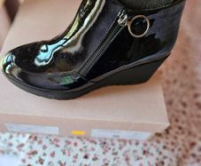 womens black patent boots