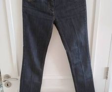 Dolce and Gabbana ladies jeans 30 waist and 30 leg in excellent condition FREE STANDARD POSTAGE INCLUDED
