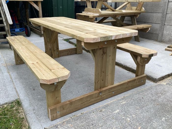 picnic table