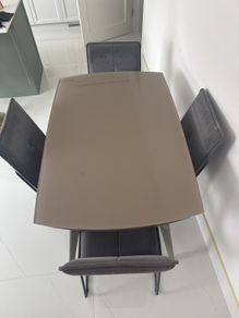 Extendable Dining Table with 6 Chairs