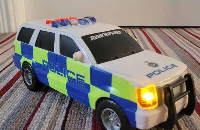 Nikko UK Rush and Rescue 12" - 30 cm Police Flashing SUV Car