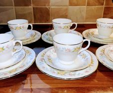 vintage 18 piece Mayfair Tea Set in original box