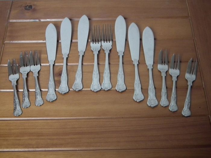 knives and forks