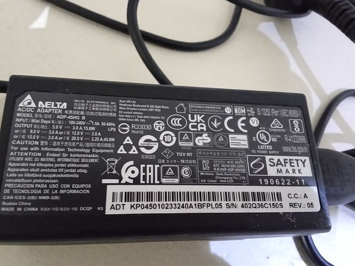 AC / DC Adapter
