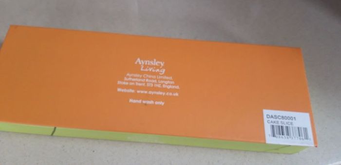 Aynsley Living Daisy Chain Cake Slice New