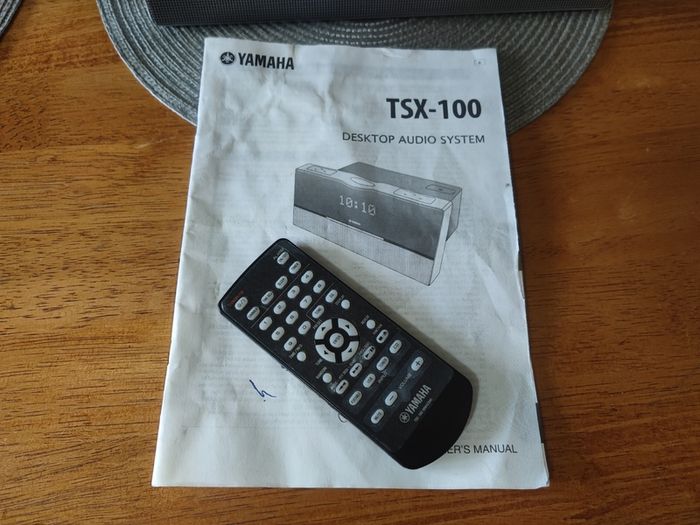 Yamaha TSX-100 Desktop Audio System Radio Clock Alarm