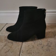 Black suede boots (Topshop)