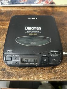 Vintage Sony diskman D-33 CD player