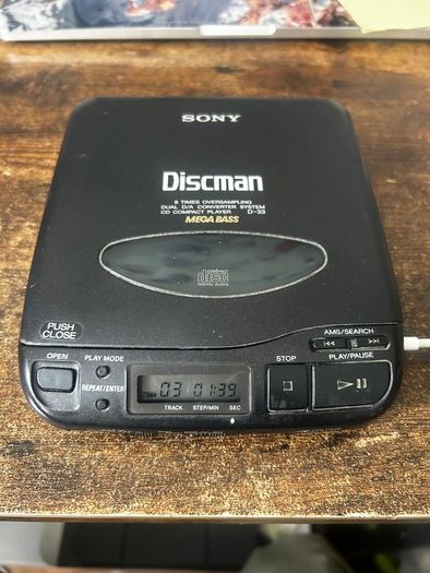 Vintage Sony diskman D-33 CD player