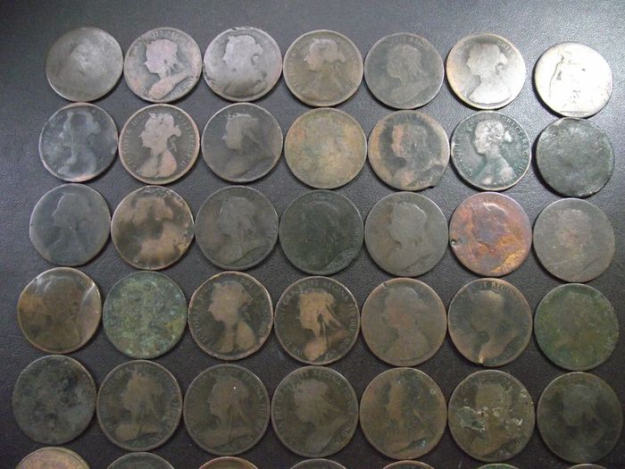 Great Britain. Victoria. 71 coins x half penny