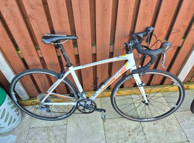 Racing bike. Suitable 12yrs plus