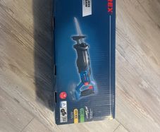 Reciprocating saw cordless