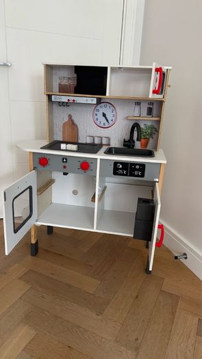 Toy Kitchen
