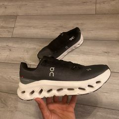 On cloud tilt size uk9.5
