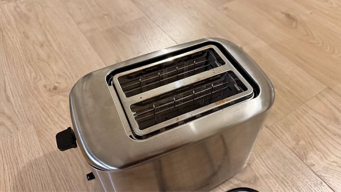 Morphy Richard's toaster and kettle set