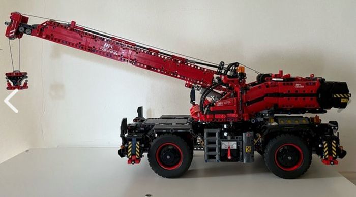 42082 LEGO Technic Rough Terrain Crane Assembled (Retired)