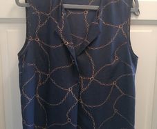 Blue chain design blouse size 12