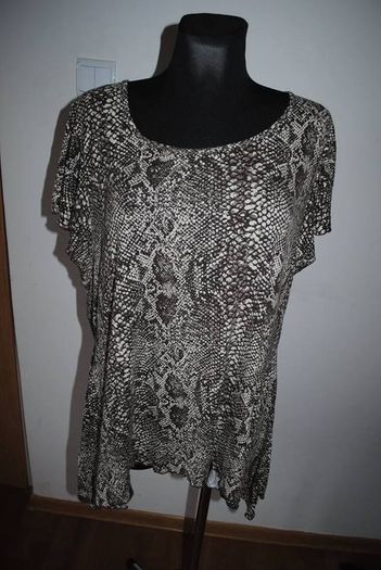 Bm skin snake print top size UK22 EU50 Perfect condition Postage included
