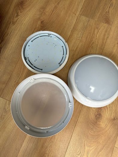 2 Bathroom Lights